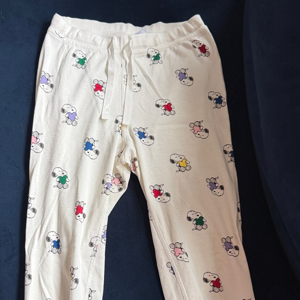Hanna Andersson Cream Pajama Pants with Snoopy Characters